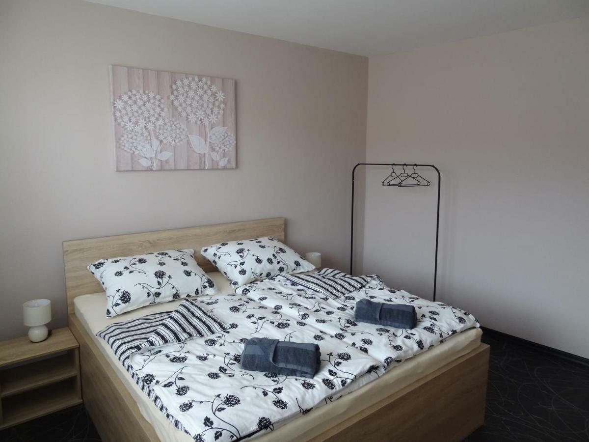 Apartman Lednicka Breclav Luaran gambar